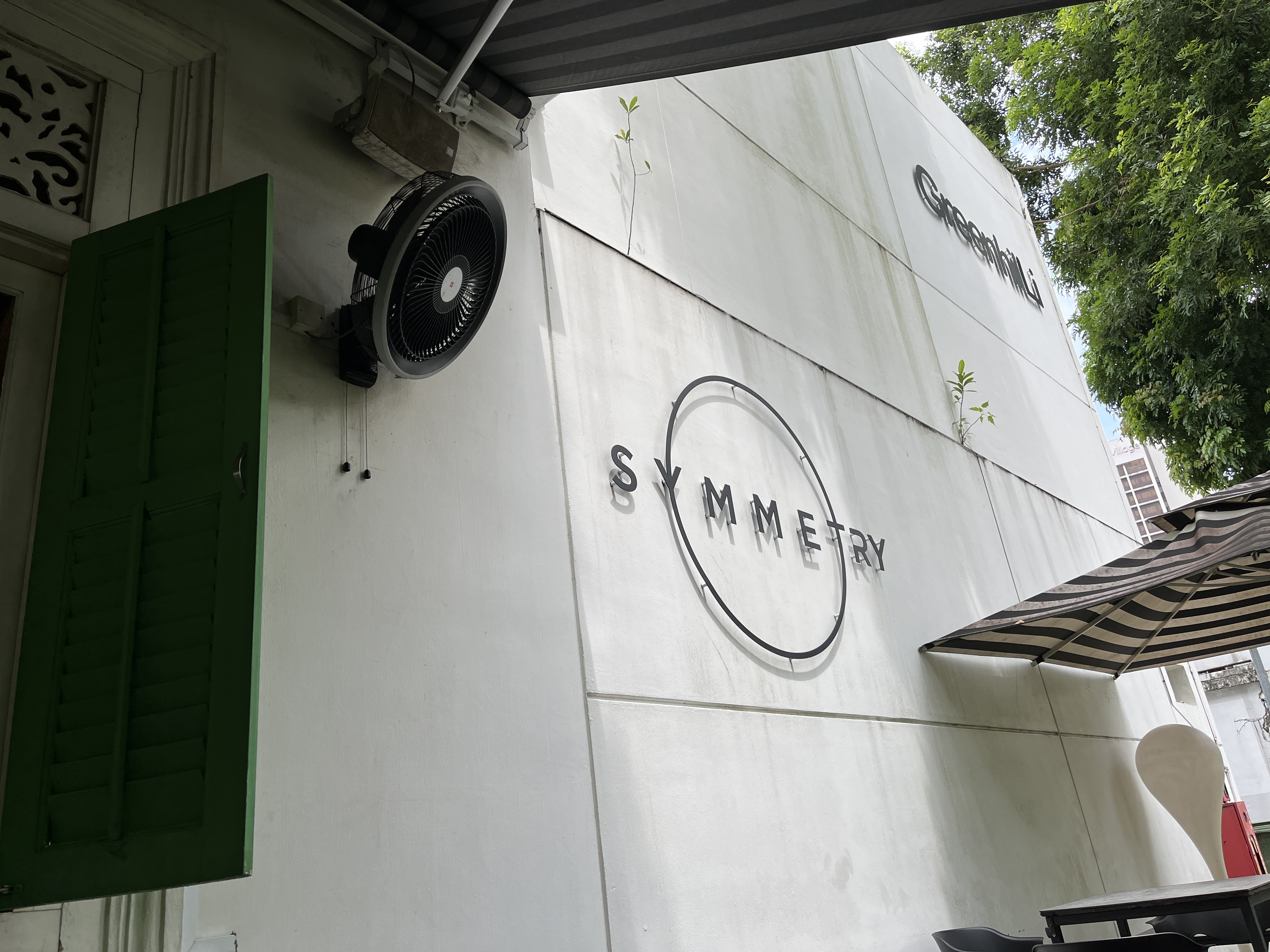 在Symmetry见了很多长时间没有见过的老朋友catch up了